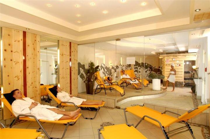 Hotel Kristall B&B อิสชเกิล ภายนอก รูปภาพ