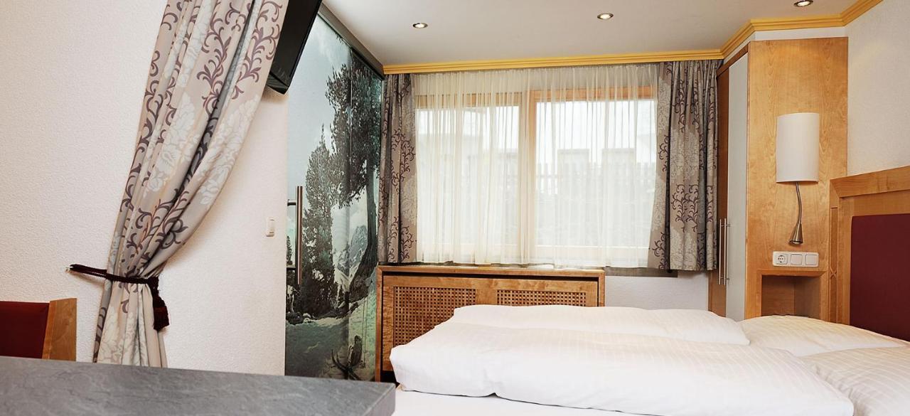Hotel Kristall B&B อิสชเกิล ภายนอก รูปภาพ