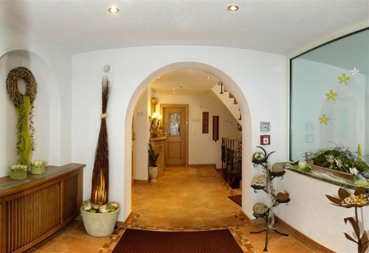 Hotel Kristall B&B อิสชเกิล ภายนอก รูปภาพ