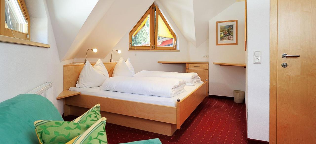 Hotel Kristall B&B อิสชเกิล ภายนอก รูปภาพ